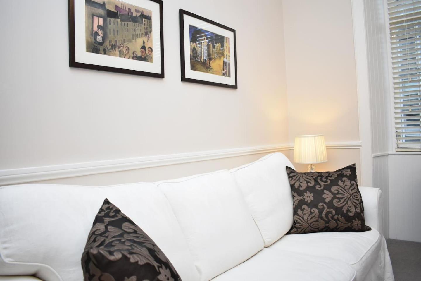 West Port - 2Br In The Heart Of The Old Town Just Off The Grassmarket EDI Exterior photo