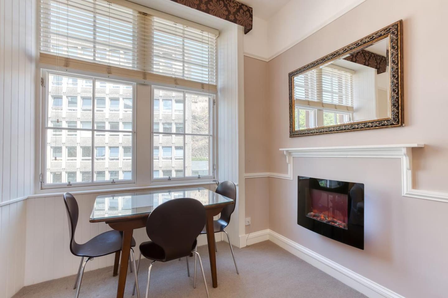 West Port - 2Br In The Heart Of The Old Town Just Off The Grassmarket EDI Exterior photo