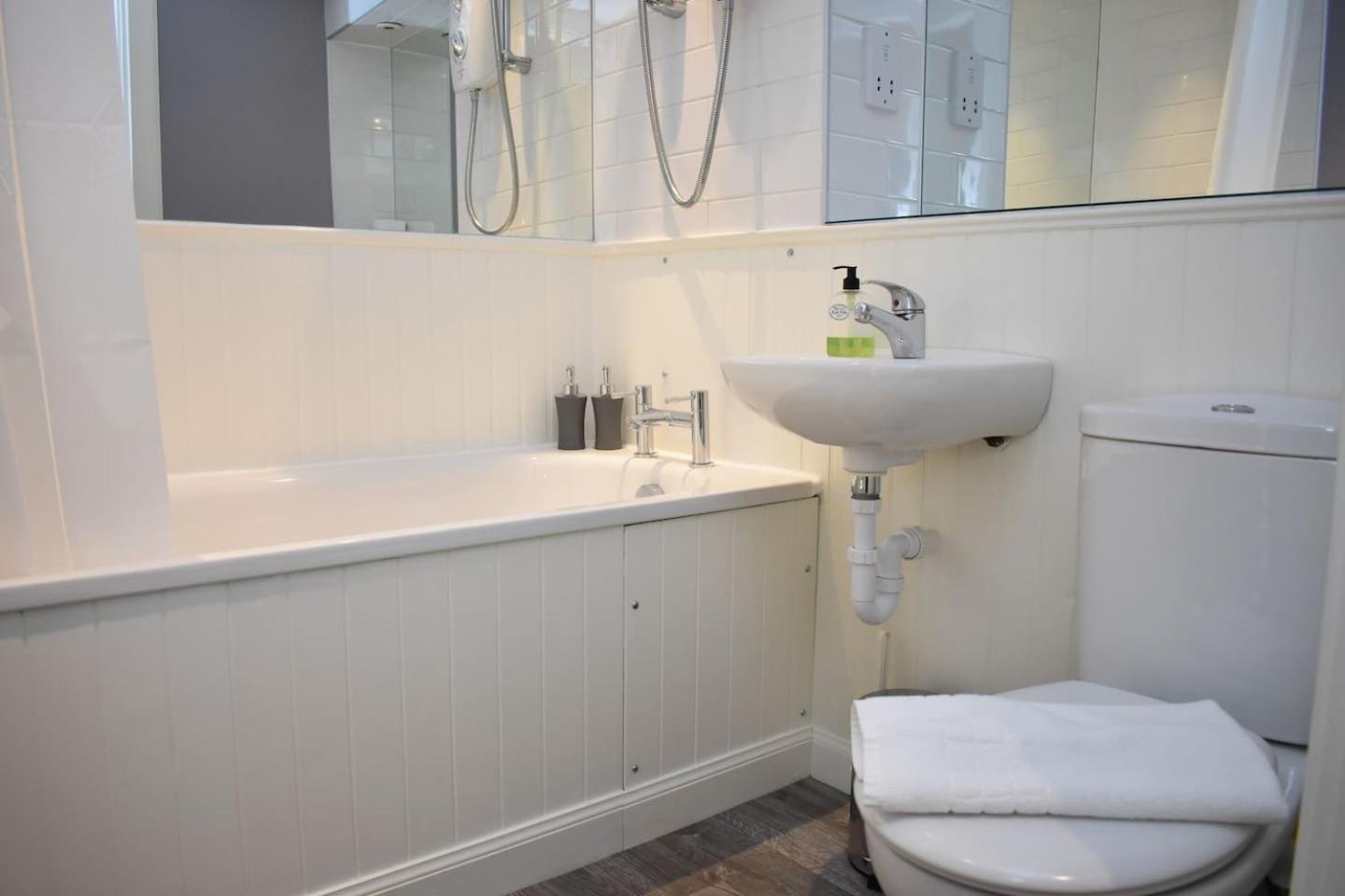 West Port - 2Br In The Heart Of The Old Town Just Off The Grassmarket EDI Exterior photo