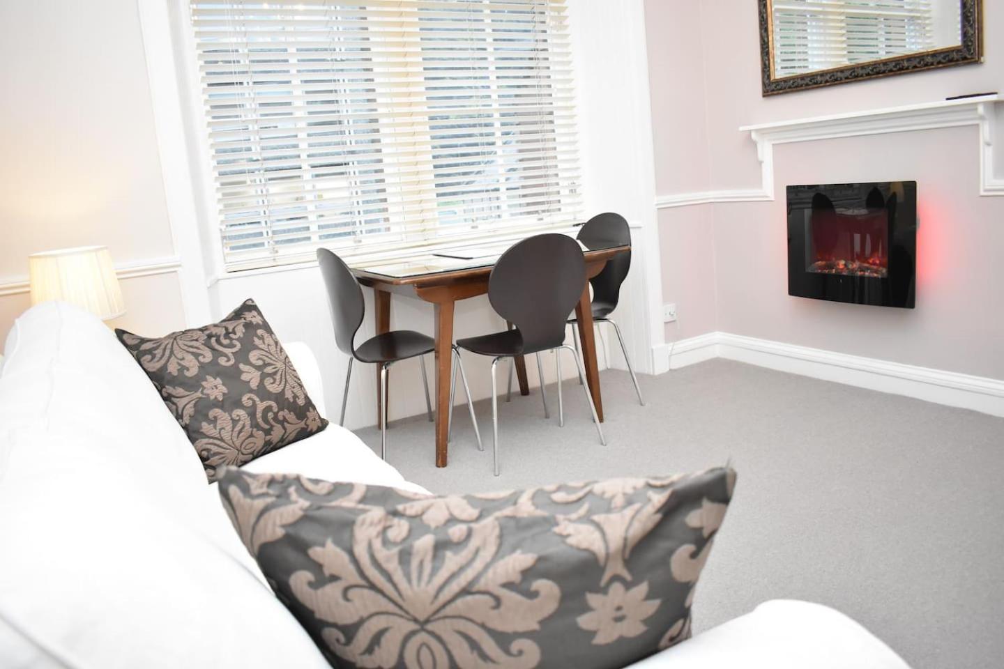 West Port - 2Br In The Heart Of The Old Town Just Off The Grassmarket EDI Exterior photo