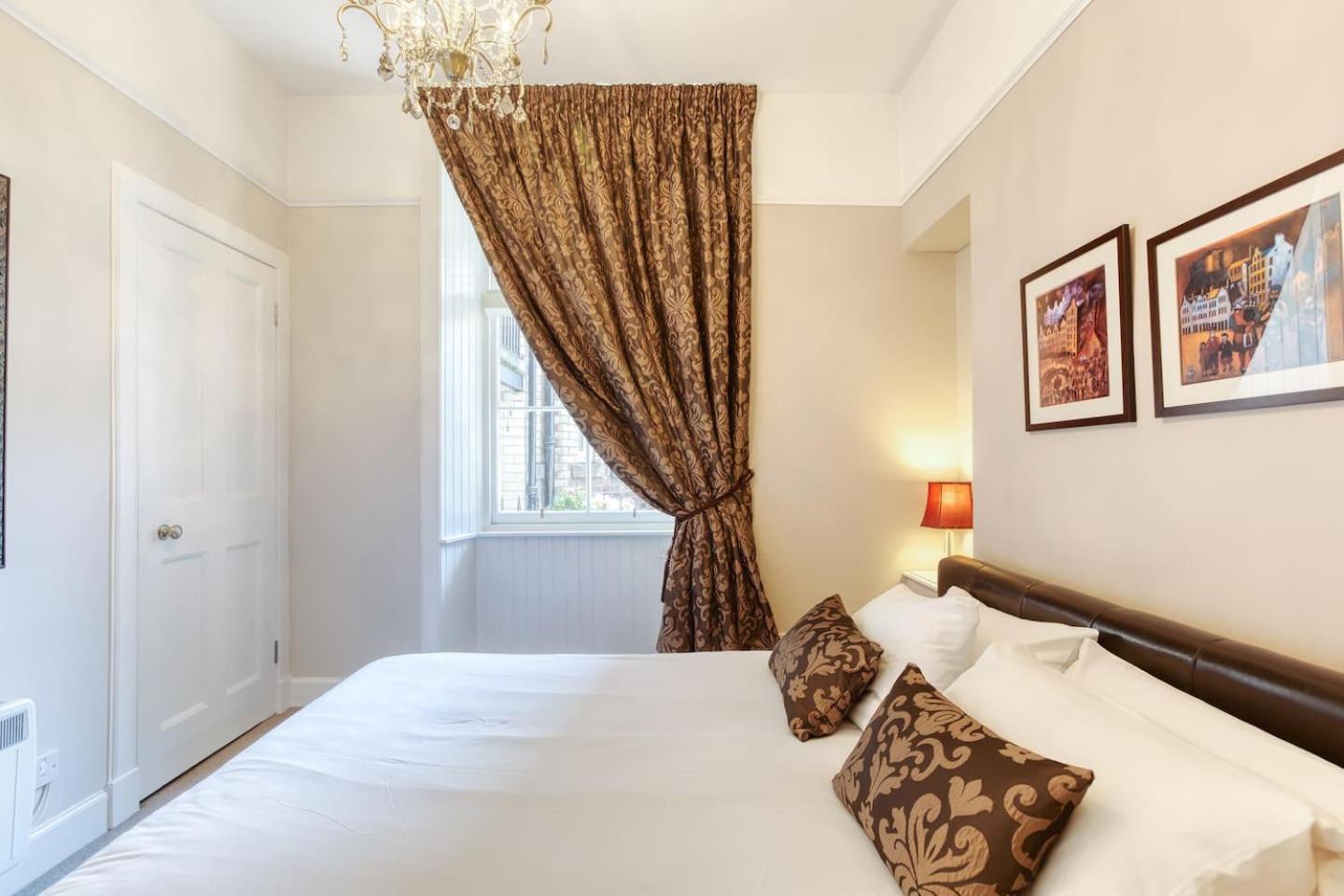 West Port - 2Br In The Heart Of The Old Town Just Off The Grassmarket EDI Exterior photo